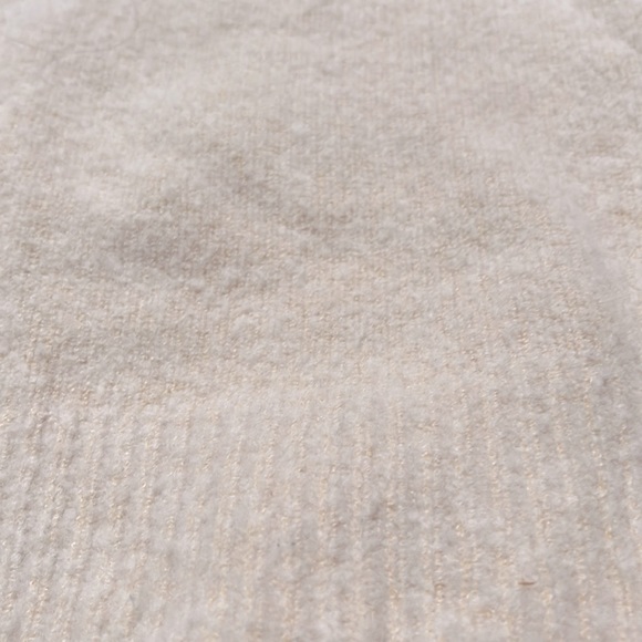 Forever 21 nude fuzzy sweater size medium - Picture 5 of 5